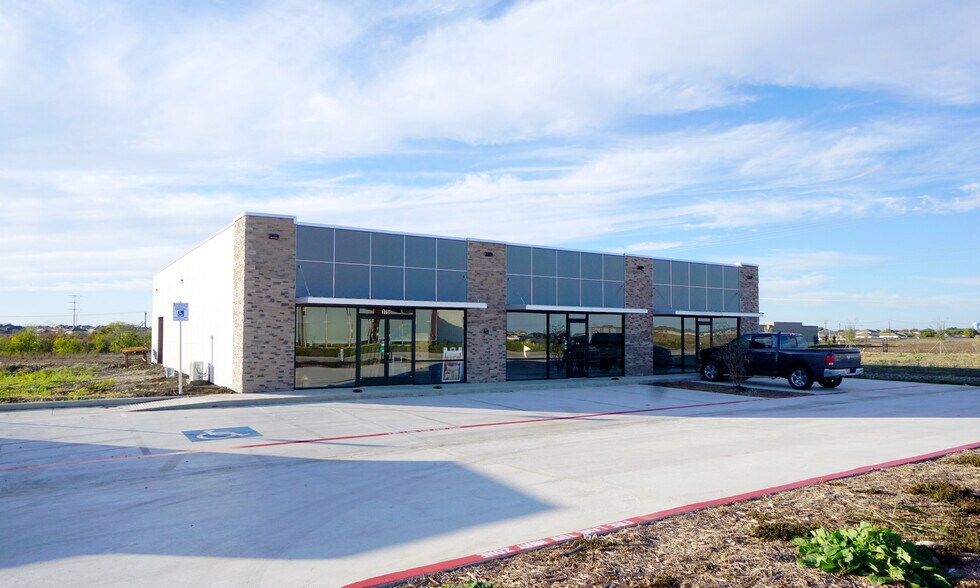 More Photos Of 3750 Limmer Loop, Hutto Storefront Retail Office For Sale