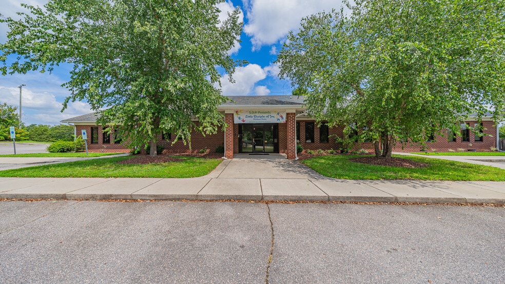 More Photos Of 1004 Old Plank Rd, High Point Daycare Center For Sale