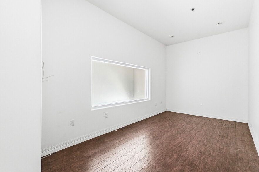 More Photos Of 5025 W Expressway 83, McAllen Restaurant For Lease