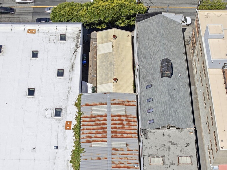 More Photos Of 2757 16th St, San Francisco Warehouse For Lease