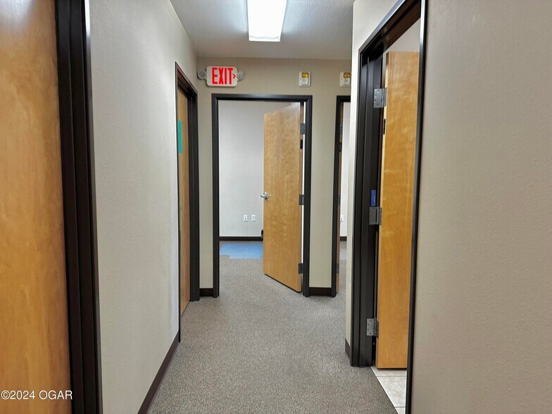 More Photos Of 2702 Cunningham Ave, Joplin Medical For Lease