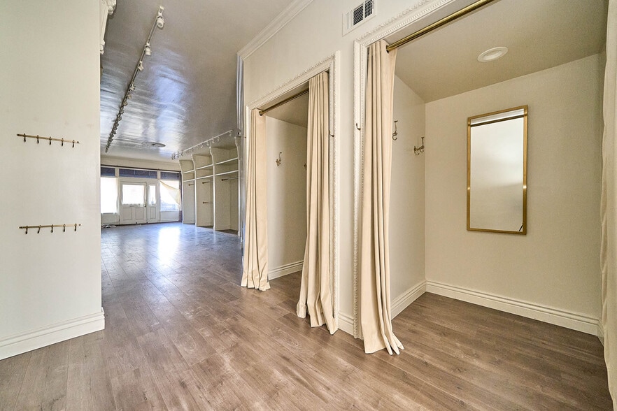 More Photos Of 355-359 Robertson Blvd, Beverly Hills Storefront Retail Office For Lease