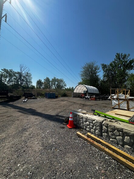 More Photos Of 7704 Maltlage Dr, Bayberry Flex For Sale