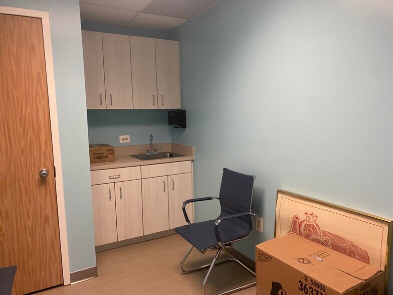 More Photos Of 1830 Town Center Dr, Reston Medical For Sale