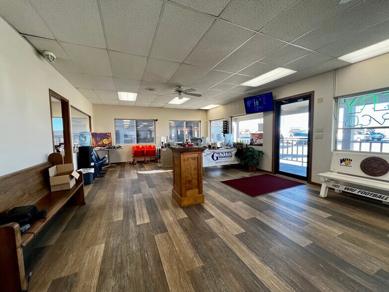 More Photos Of 1719 E Jackson St, Macomb Auto Dealership For Sale