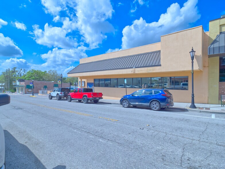 More Photos Of 18 S Main St, Brooksville Office For Lease