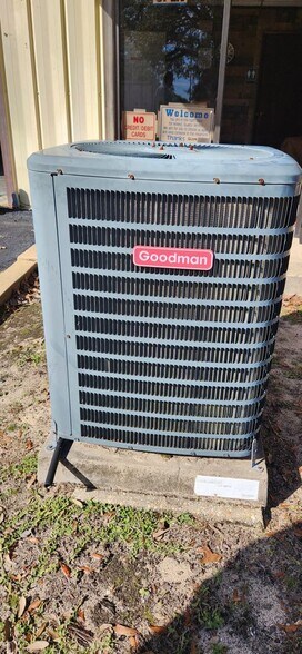 More Photos Of 7810 Sears Blvd, Pensacola Warehouse For Sale