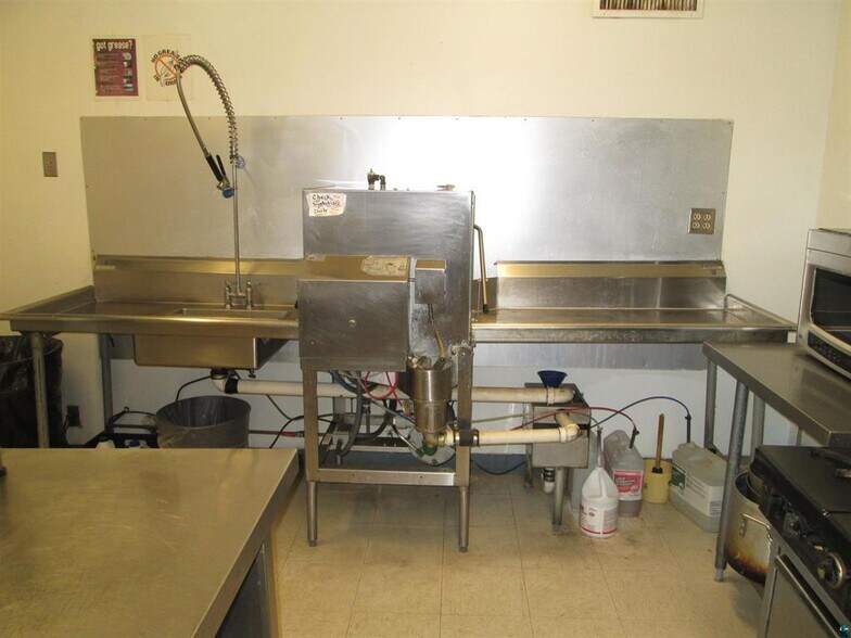 More Photos Of 111 Broadway St, Wrenshall Restaurant For Sale