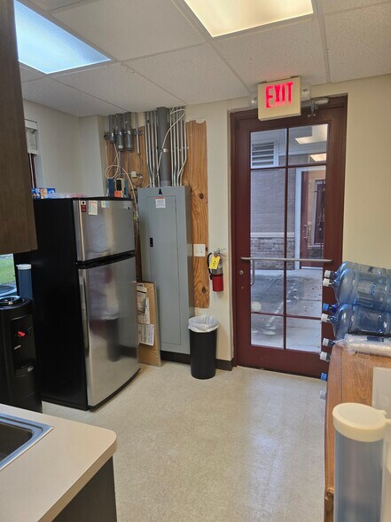 More Photos Of 2098 Teron Trace, Dacula Office For Sale