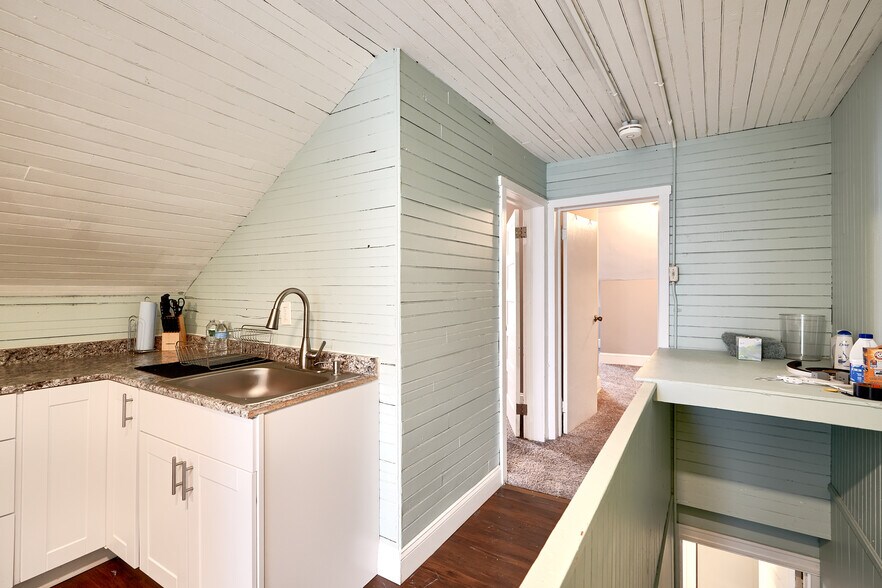 More Photos Of 16-18 Sudbrook Ln, Pikesville Office Residential For Sale