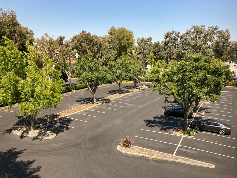 More Photos Of 97 E Brokaw Rd, San Jose Loft Creative Space For Lease