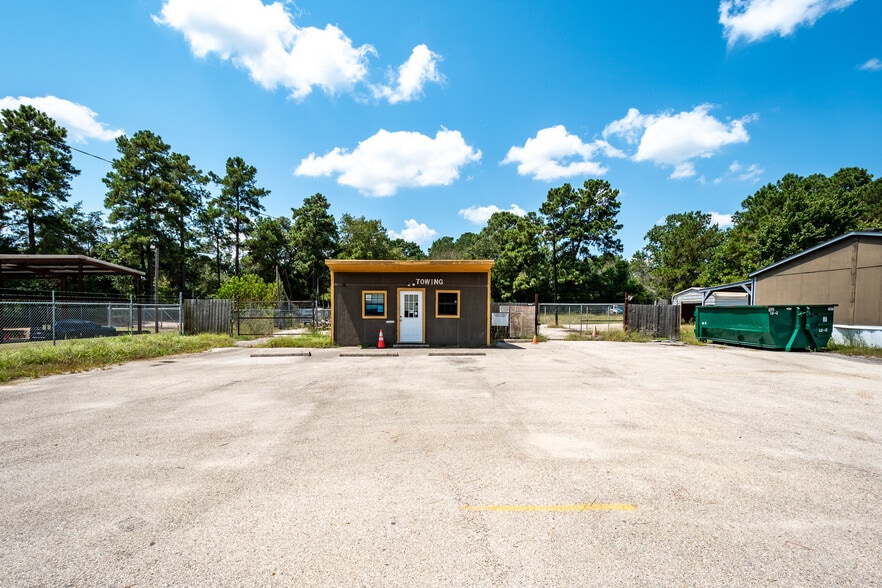 More Photos Of 123 Business Park Dr, Willis Warehouse For Sale