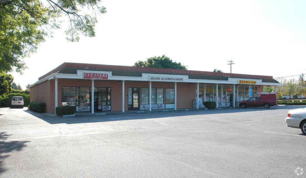 More Photos Of 12300-12306 Saratoga Sunnyvale Rd, Saratoga Freestanding For Lease