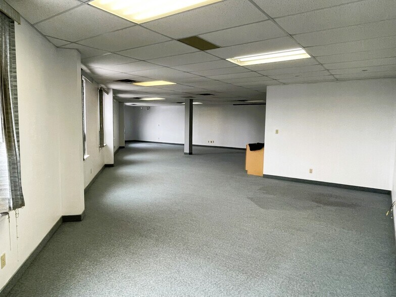 More Photos Of 598 Norris Crt, Kingston General Retail For Lease