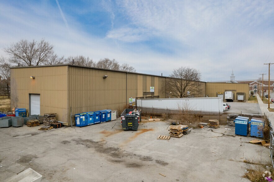 More Photos Of 420-430 Russell St, Hammond Flex For Lease