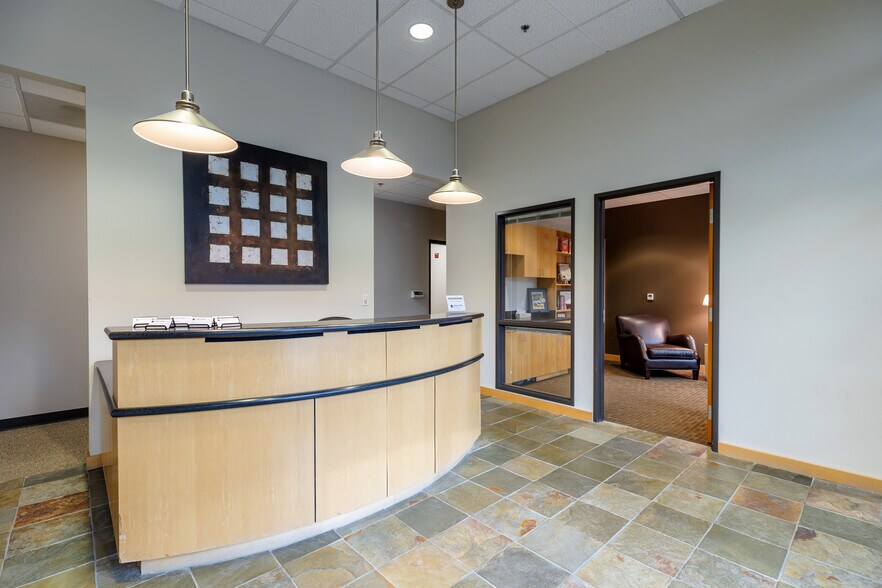 More Photos Of 8699 SW Sun Pl, Wilsonville Office For Sale