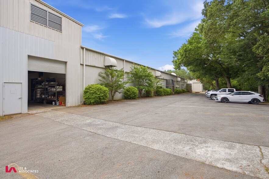 More Photos Of 101 Conyers Industrial Dr, Cartersville Warehouse For Sale