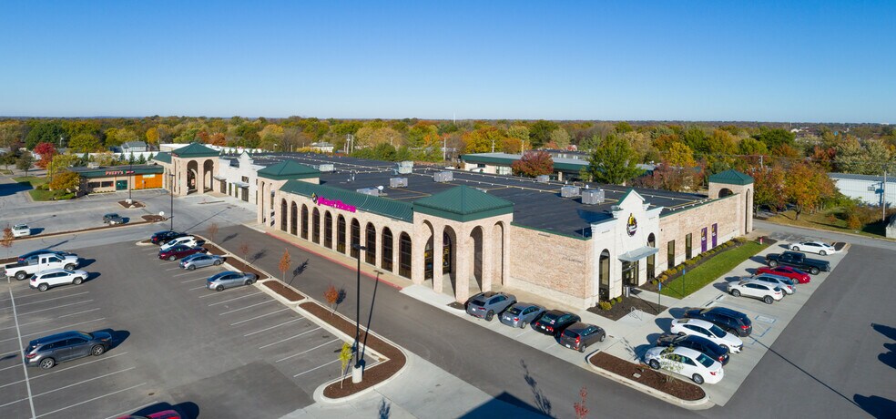 More Photos Of 205 E Nifong Blvd, Columbia General Retail For Lease