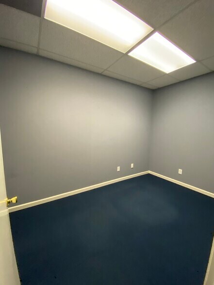 More Photos Of 232-236 Industrial Park Dr, Commerce Office For Sale