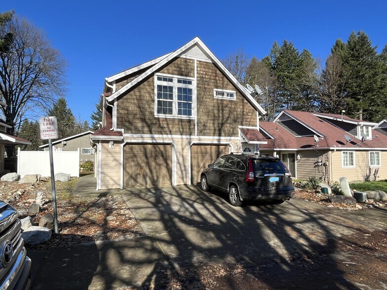 More Photos Of 117 N Junction Ave, Cave Junction Apartments For Sale