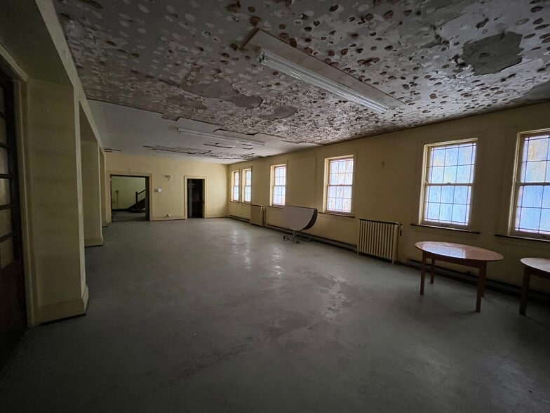 More Photos Of 2410 Fairfield Ave, Fort Wayne Religious Facility For Sale