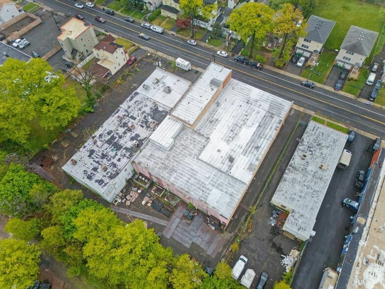 More Photos Of 300-306 W 1st Ave, Roselle Warehouse For Sale