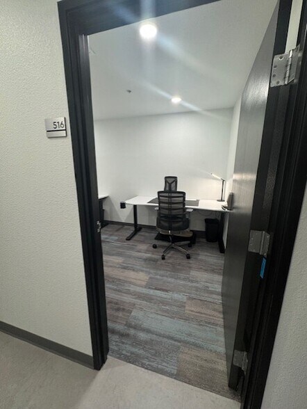 More Photos Of 3275 W Ina Rd, Tucson Coworking Space