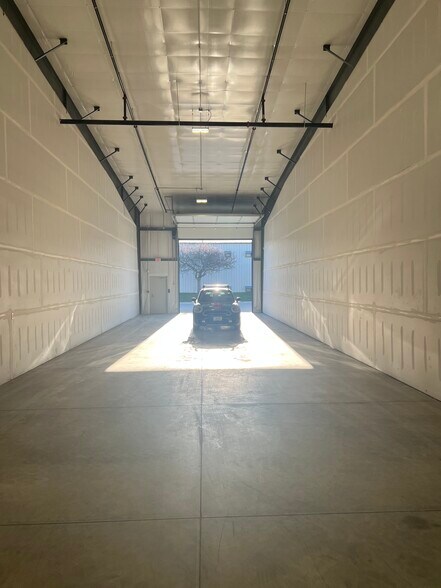 More Photos Of 1035 SE Frontier Ave, Waukee Industrial For Lease