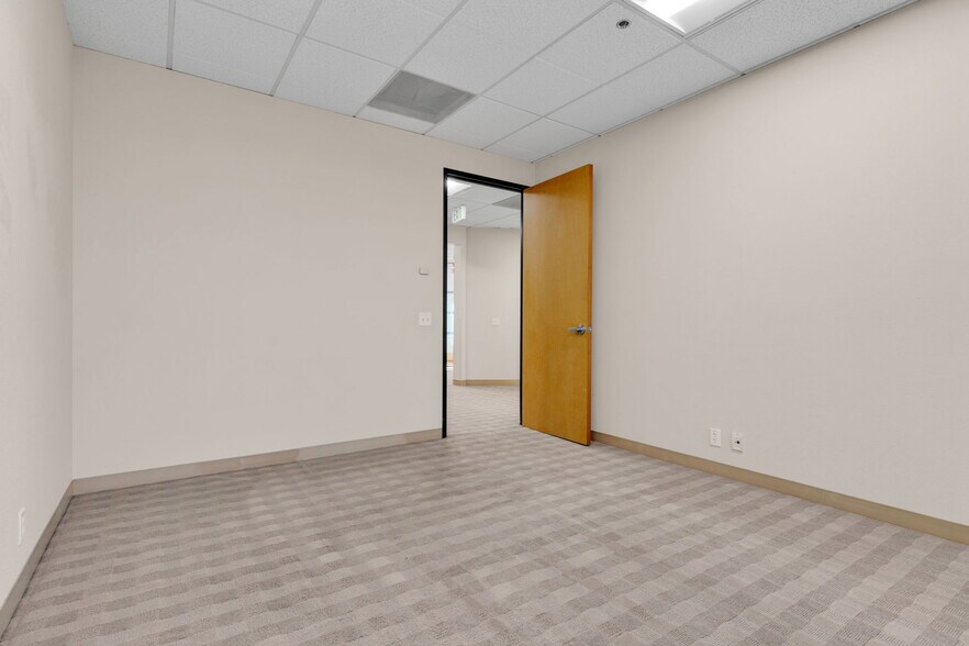 More Photos Of 1670 Riviera Ave, Walnut Creek Office Residential For Lease