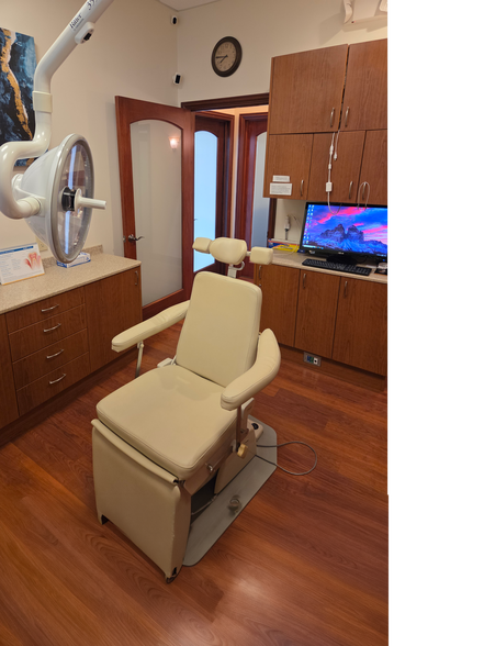 More Photos Of 10260-10262 Sawmill Pky, Powell Medical For Lease
