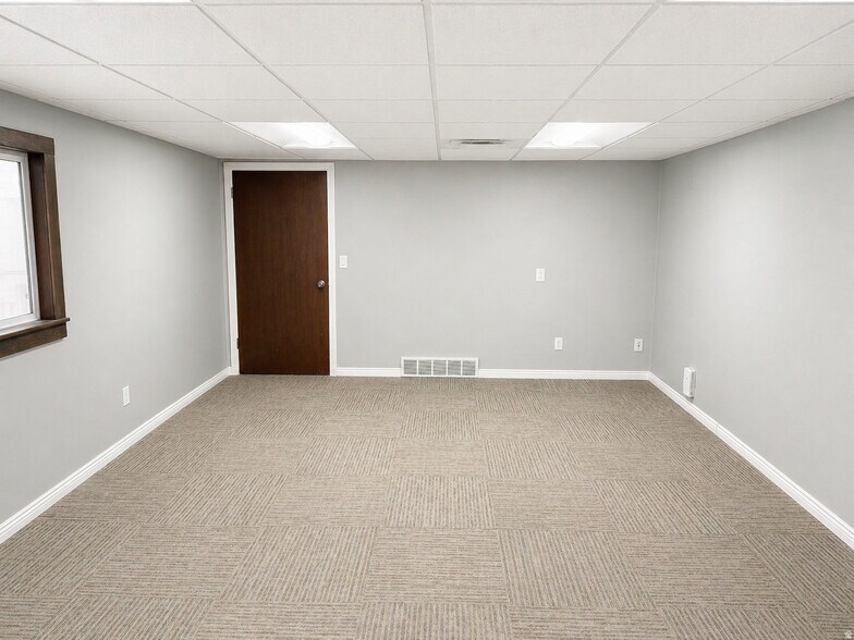 More Photos Of 4369 W Copper Hills Pky, West Jordan Industrial For Lease
