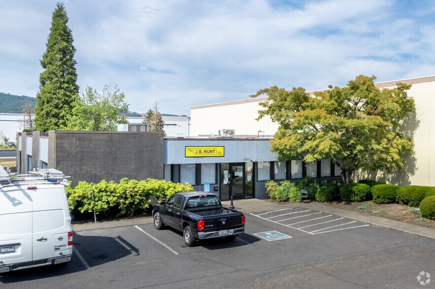 More Photos Of 10001 N Rivergate Blvd, Portland Warehouse For Lease