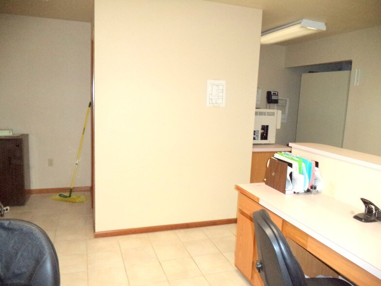 More Photos Of 515 N King St, Seguin Medical For Sale