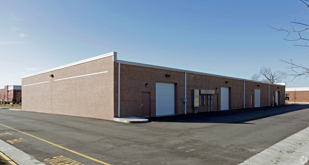 More Photos Of 7440 Central Business Park Dr, Norfolk Light Distribution For Lease