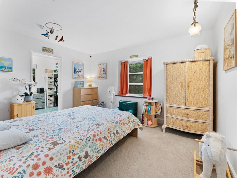 More Photos Of 200 66th St N, Saint Petersburg Office For Sale