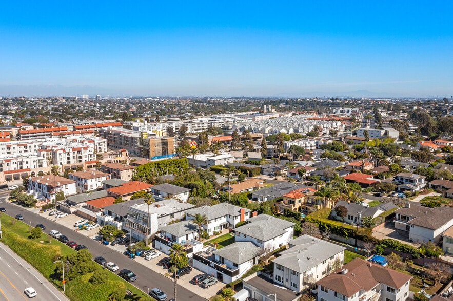More Photos Of 124 Palos Verdes Blvd, Redondo Beach Apartments For Sale