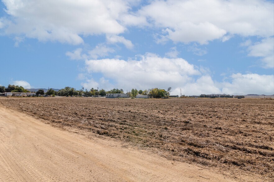 More Photos Of Lakeview Ave @ Ramona Expressway, Nuevo Land For Sale