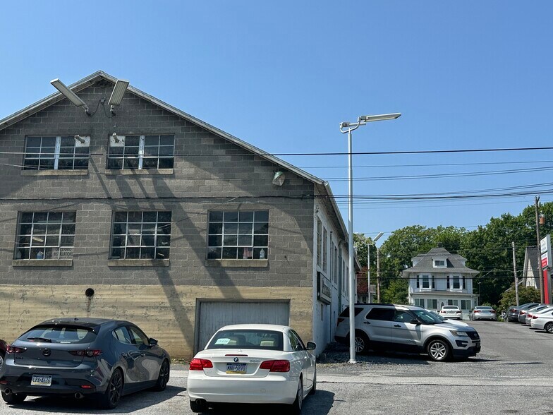 More Photos Of 1537 Bridge St, New Cumberland Auto Dealership For Lease