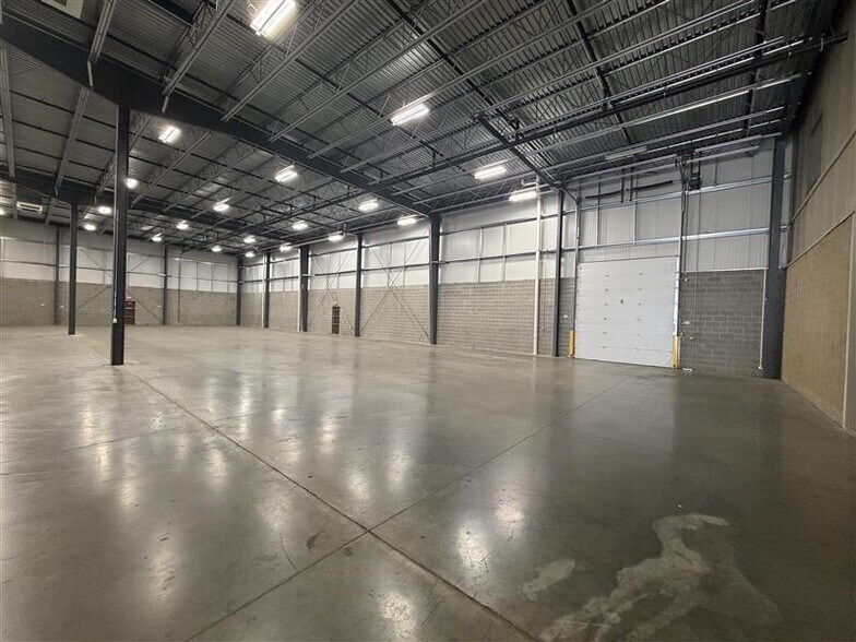 More Photos Of 4100-4202 Technology Dr, South Bend Distribution For Lease