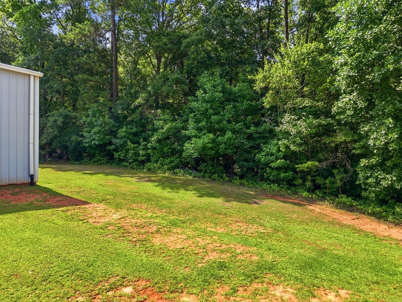 More Photos Of 112 Corporate Park East Dr, Lagrange Warehouse For Lease