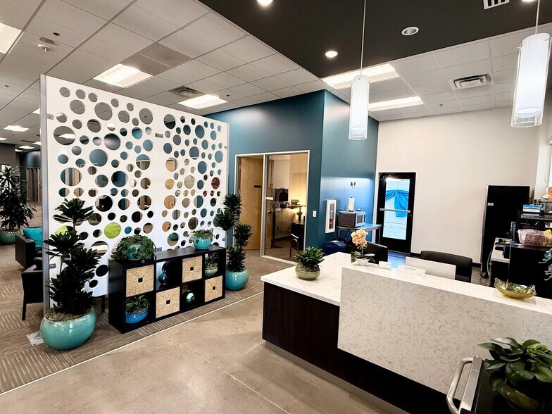 More Photos Of 398 S Arizona Ave, Chandler Freestanding For Sale