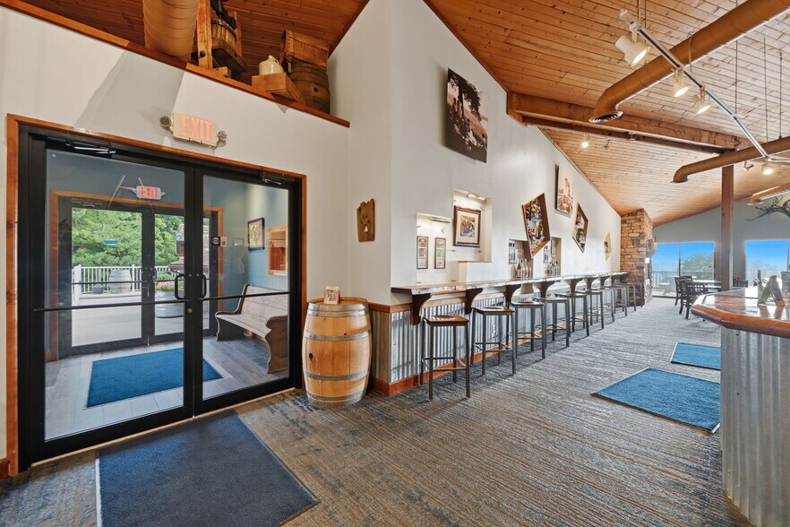 More Photos Of 2637 S Cleveland Massillon Rd, Barberton Winery Vineyard For Sale