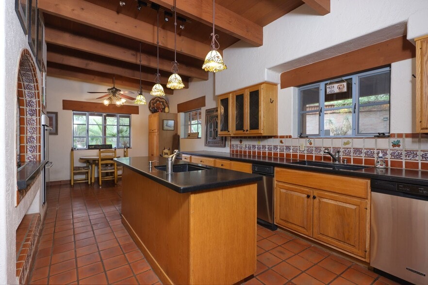 More Photos Of 13105 E Placita Las Avenas, Tucson Horse Stables For Sale