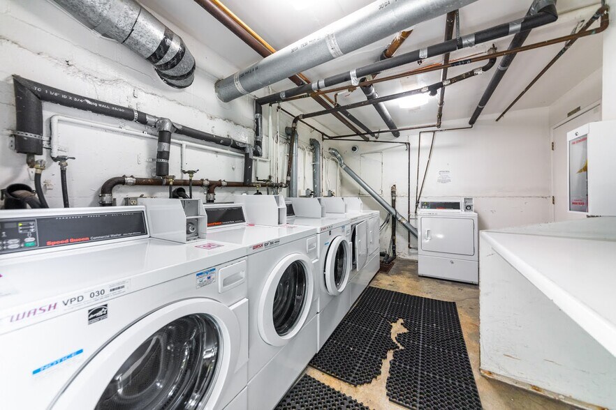 More Photos Of 13951 Moorpark St, Sherman Oaks Apartments For Sale