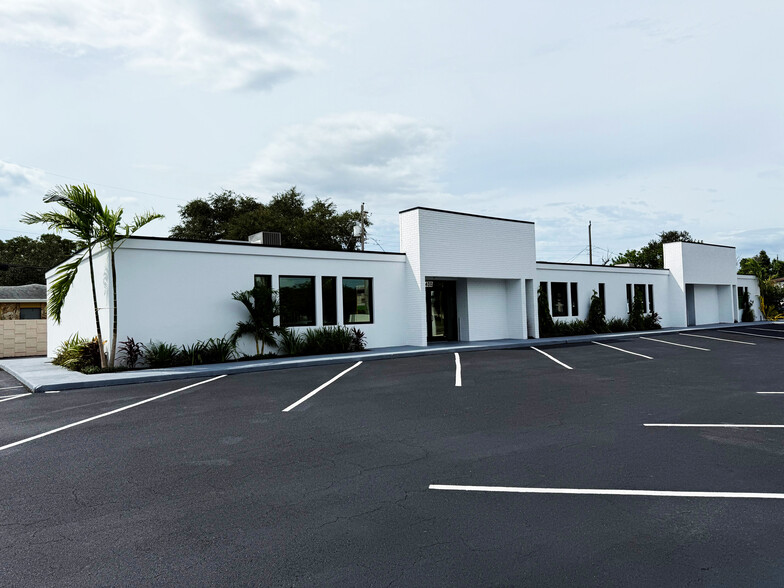 Primary Photo Of 6400-6416 Dr. Martin Luther King, J St N, Saint Petersburg Office For Lease