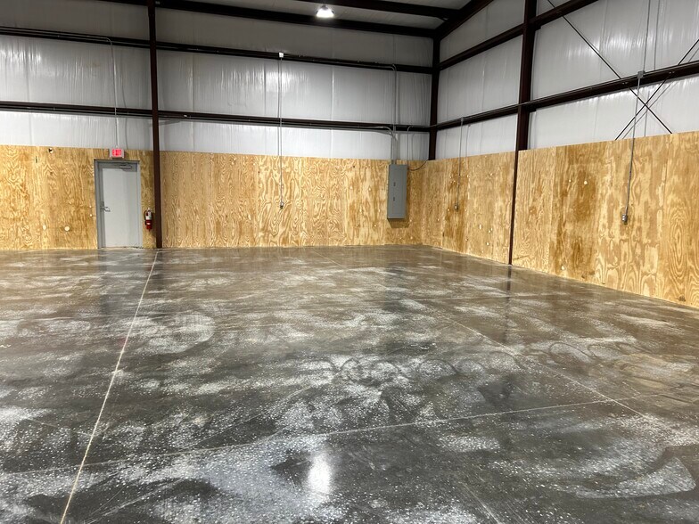 More Photos Of 121 Imperial Ln, Gaffney Warehouse For Lease