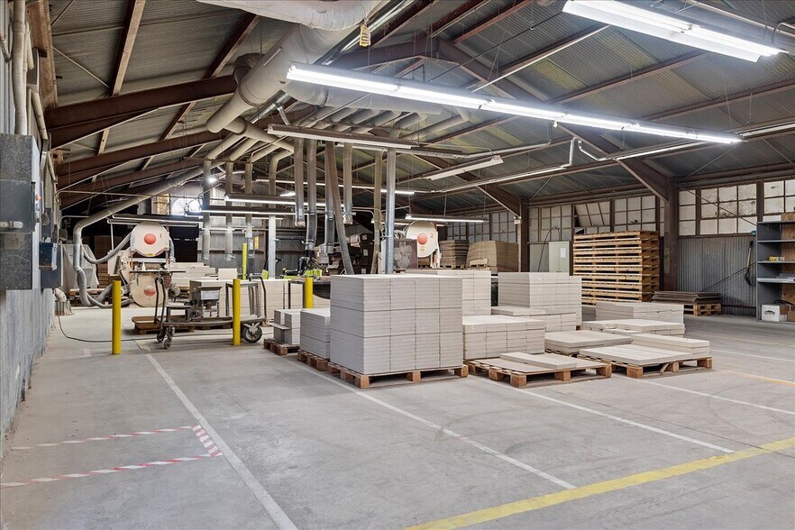More Photos Of 115 E Mound St, Girard Industrial For Sale