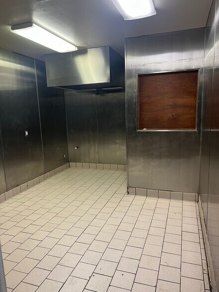 More Photos Of 4625 Ming Ave, Bakersfield Restaurant For Lease