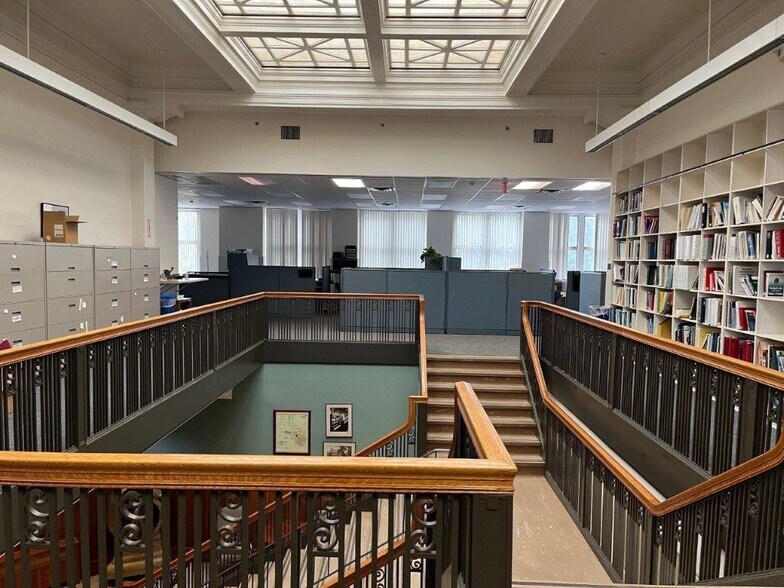 More Photos Of 146 Hartford Rd, Manchester Loft Creative Space For Lease