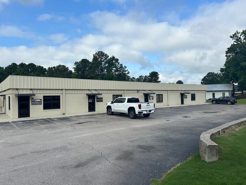 More Photos Of 819 Purser Dr, Raleigh Flex For Lease